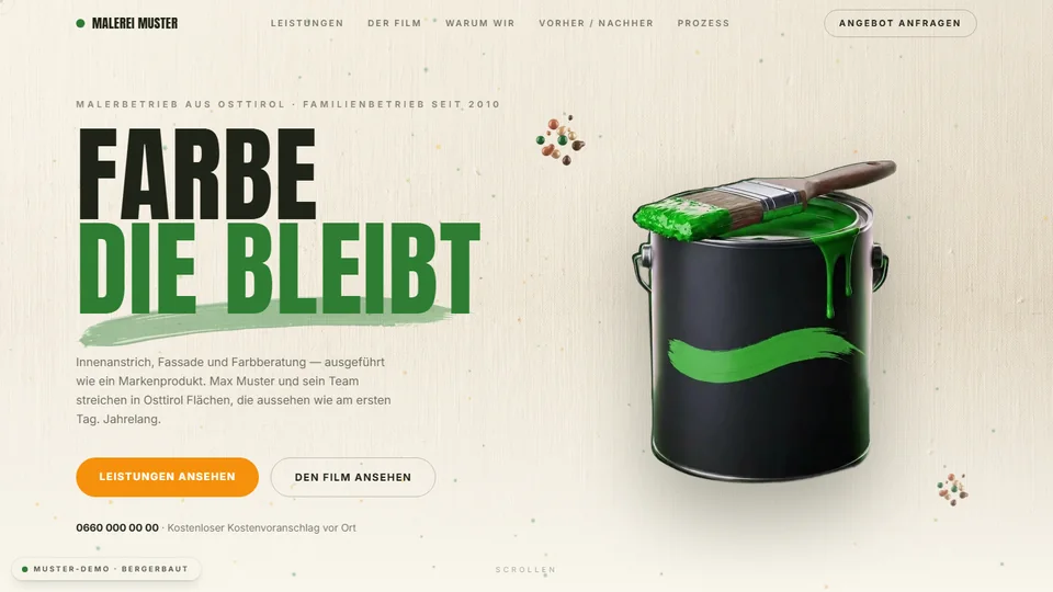 Muster-Demo für Malerbetriebe: Überschrift „Farbe die bleibt“ auf Leinenpapier, daneben ein schwarzer Farbeimer mit grünem Pinselstrich